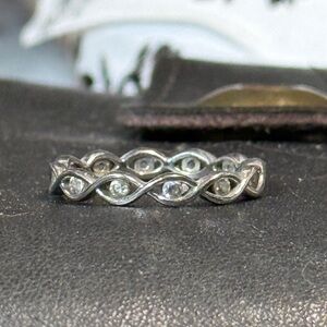 Elegant Sterling Silver/Cz Twisted Band Ring